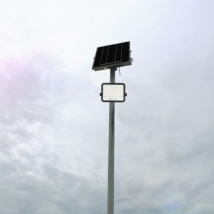 200W LED Solar Floodlight with Battery Indicator 7CCT IP65