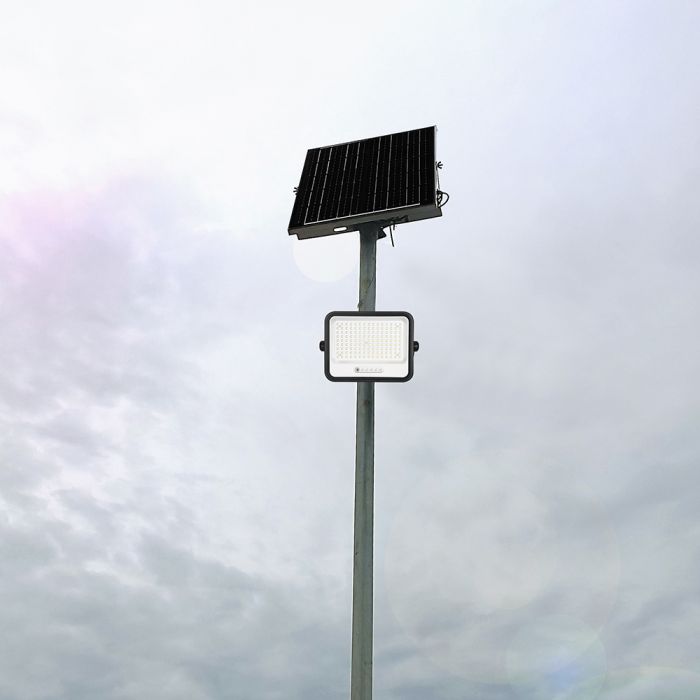 400W LED Solar Floodlight with Battery Indicator 7CCT IP65